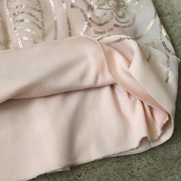๐Host Pick!๐Macyโs Johnny Martin cream ruffle and gold sequin trim party dress - Picture 9 of 11